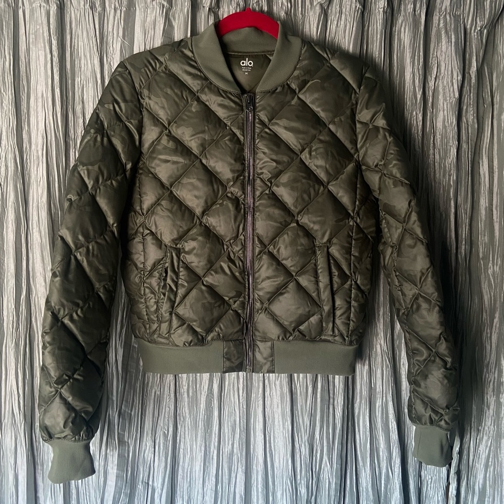 ALO Yoga thin puffer jacket